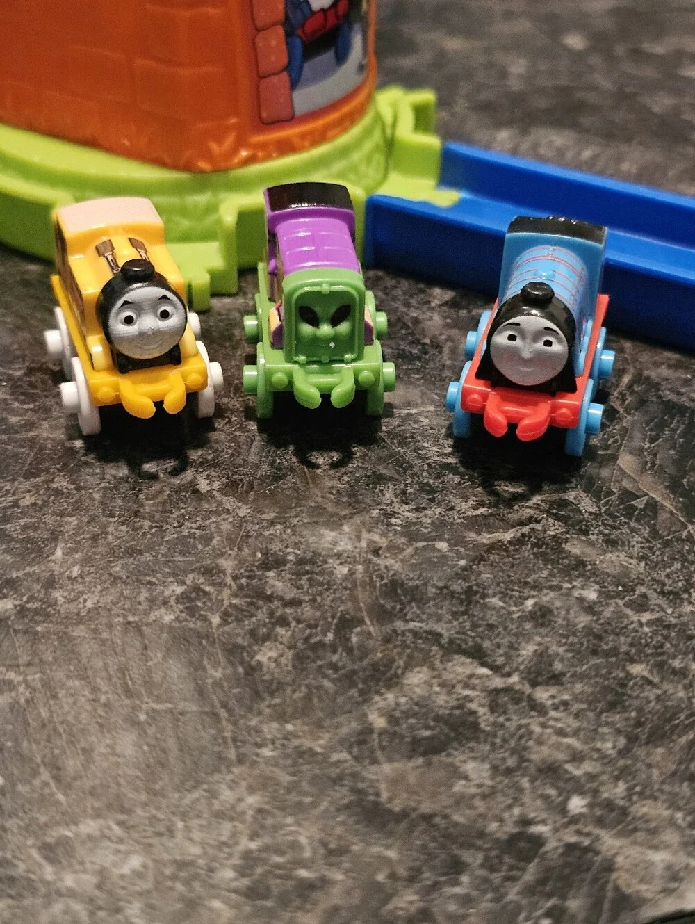 Thomas and Friends Minis Boost 'N Blast Stunt 12 Mini Trains Incomplete Works!